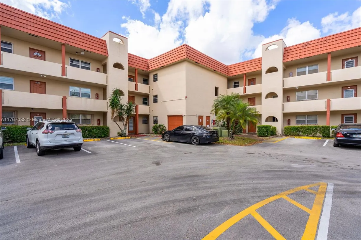 South Florida Real Estate | View 8040 N Sunrise Lakes Dr, 106 | Listing