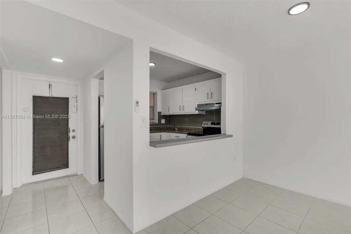 South Florida Real Estate | View 8040 N Sunrise Lakes Dr, 106 | Listing