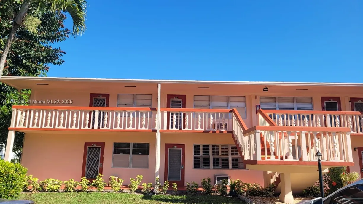 South Florida Real Estate | View 418 Tilford T, 418 | 1 Bed, 1 Bath