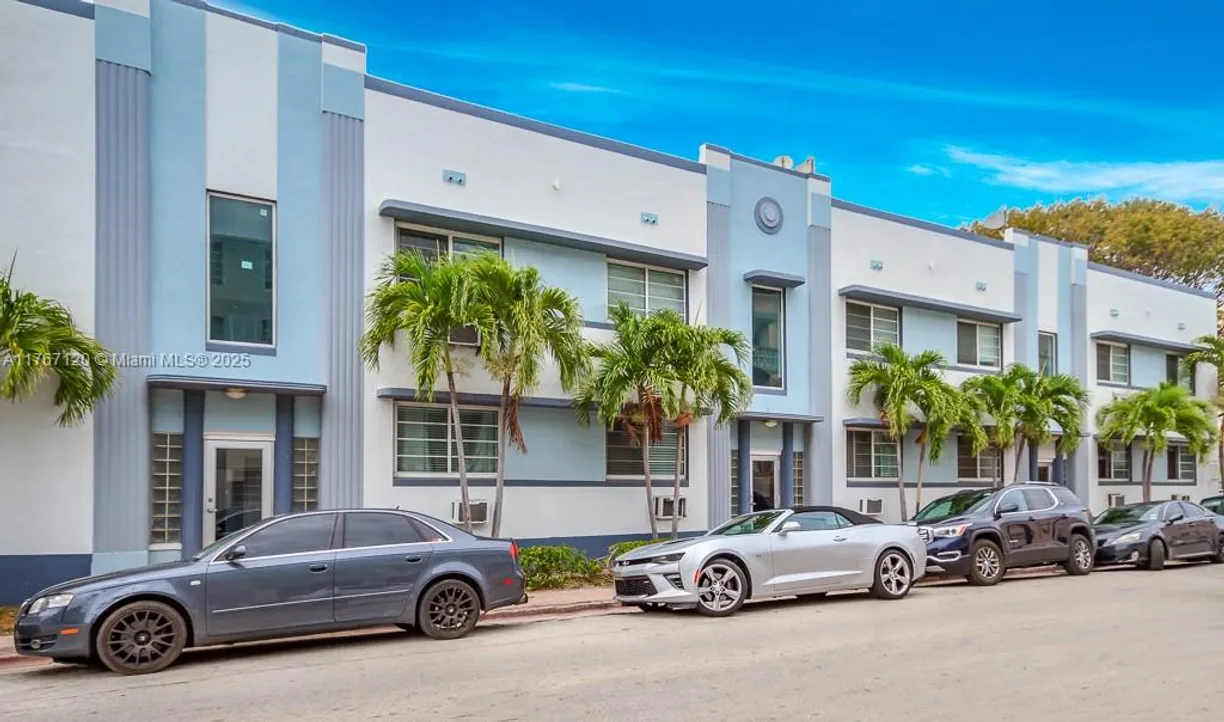 South Florida Real Estate | View 1009 Pennsylvania Ave, 22 | 1 Bath