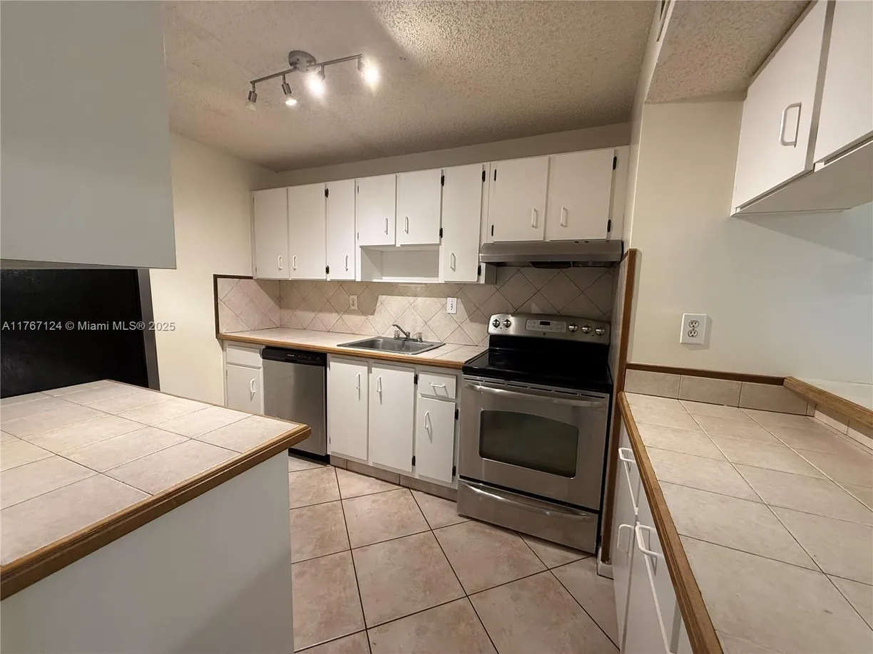 South Florida Real Estate | View 20760 NE 4th Ct, 202 | Listing