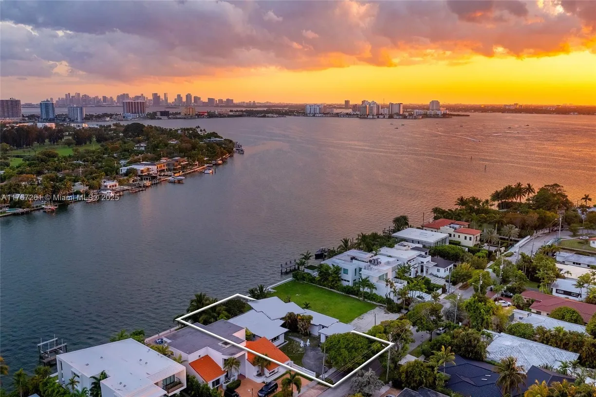 South Florida Real Estate | View 1820 Daytonia Rd | 4 Beds, 3 Baths