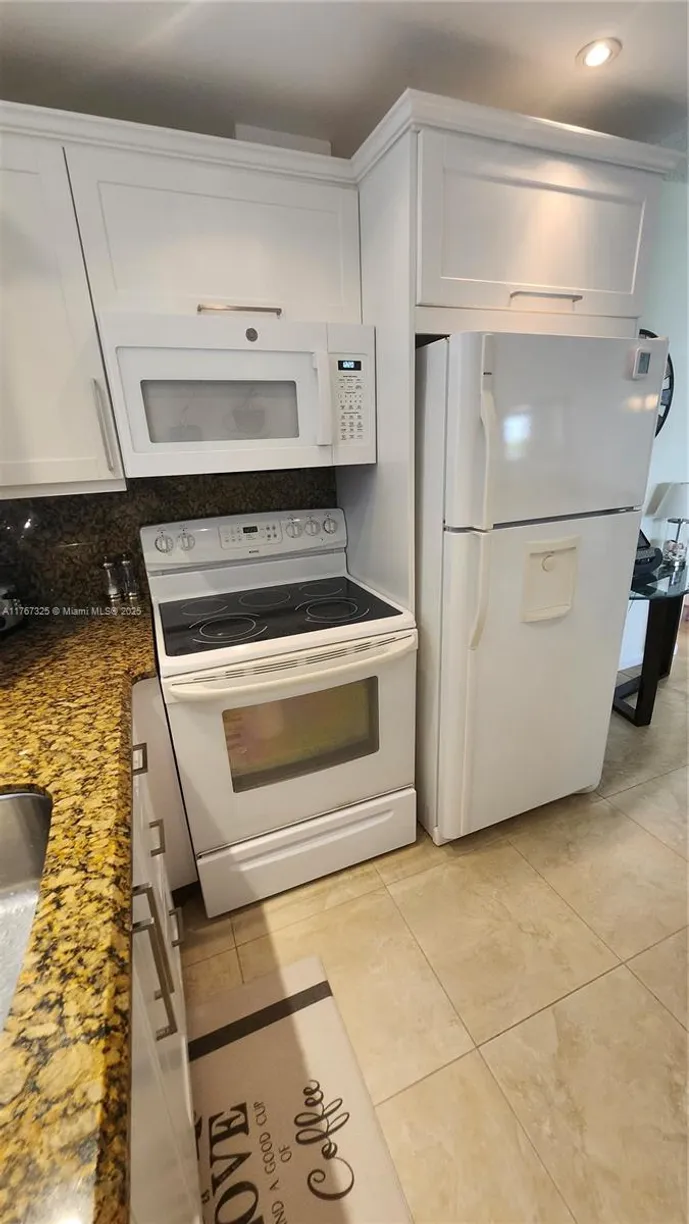 South Florida Real Estate | View 120 Lyndhurst F, 120 | Listing
