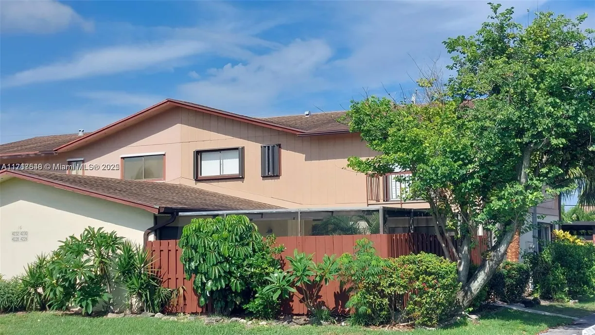 South Florida Real Estate | View 4226 S Landar Dr, 4226 | 3 Beds, 2 Baths