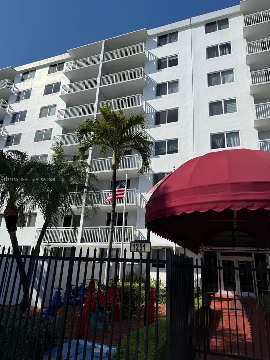 South Florida Real Estate | View 1251 NE 108th St, 504 | 1 Bed, 1 Bath