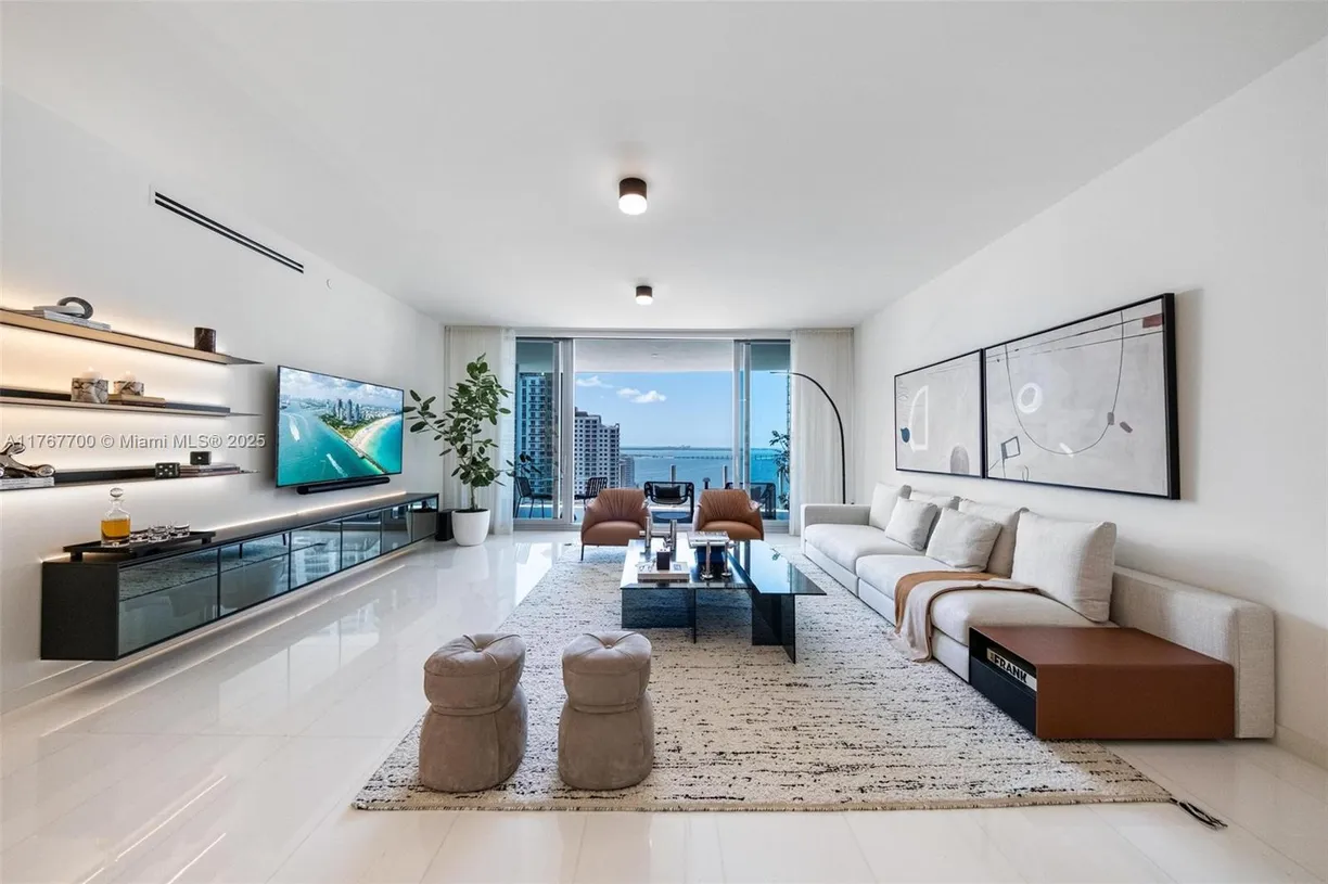 South Florida Real Estate | View 300 BISCAYNE BLVD WAY, 2504 | 4 Beds, 5 Baths