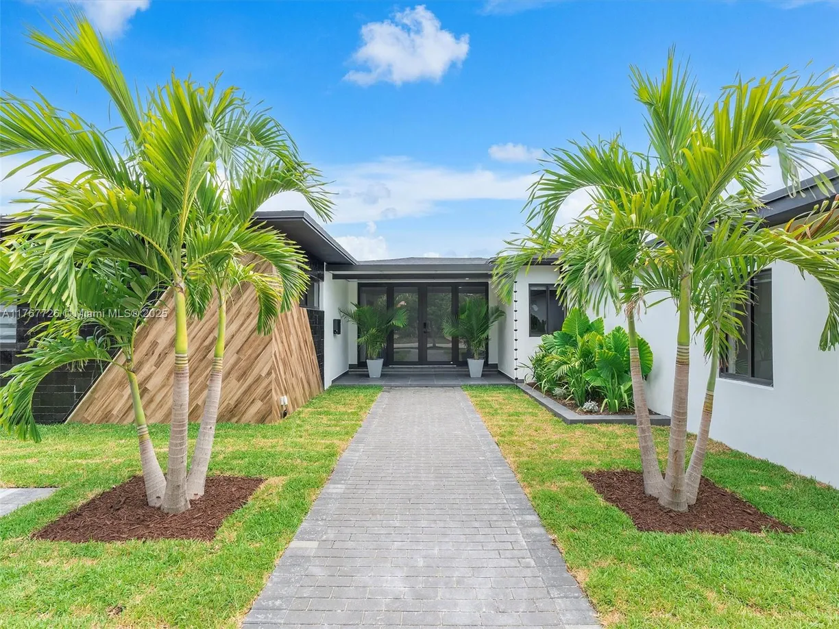 South Florida Real Estate | View 420 N Shore Dr | 5 Beds, 4 Baths