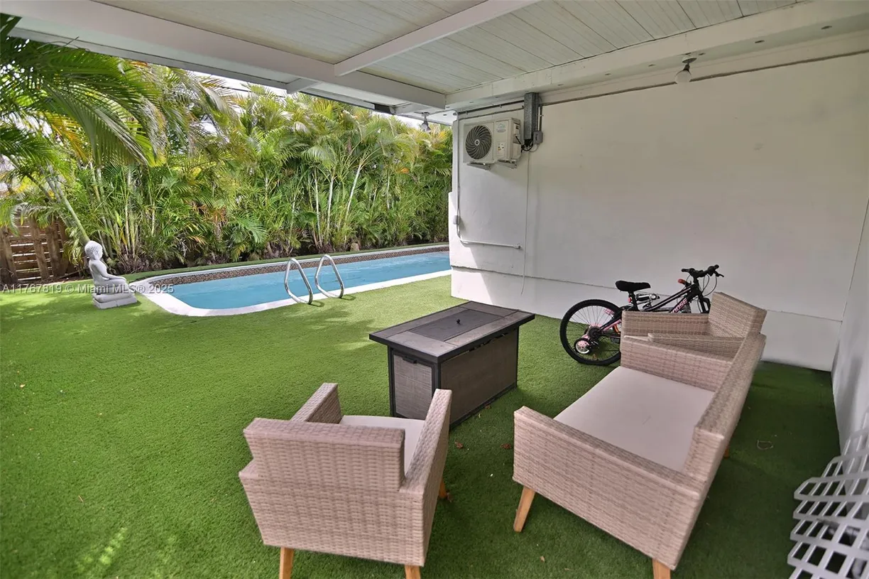 South Florida Real Estate | View 7860 SW 17th St | Listing
