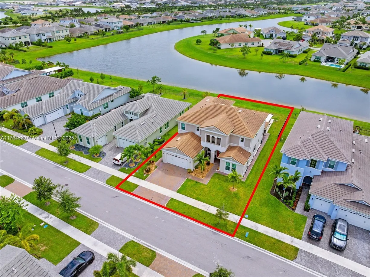 South Florida Real Estate | View 5907 Jasmine Ln | 5 Beds, 4 Baths