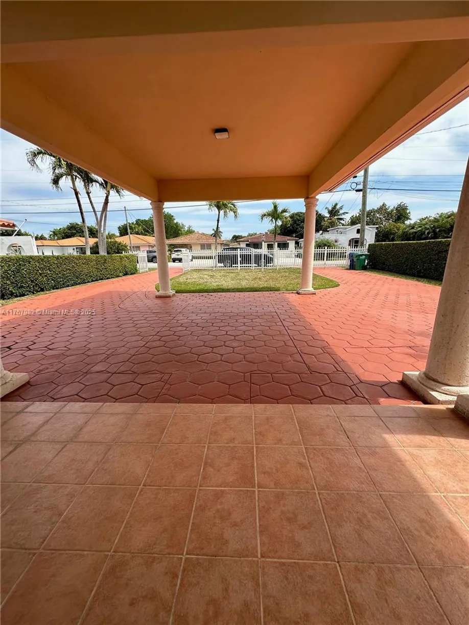South Florida Real Estate | View 2216 SW 60th Ave, 2216 | 2 Beds, 1 Bath