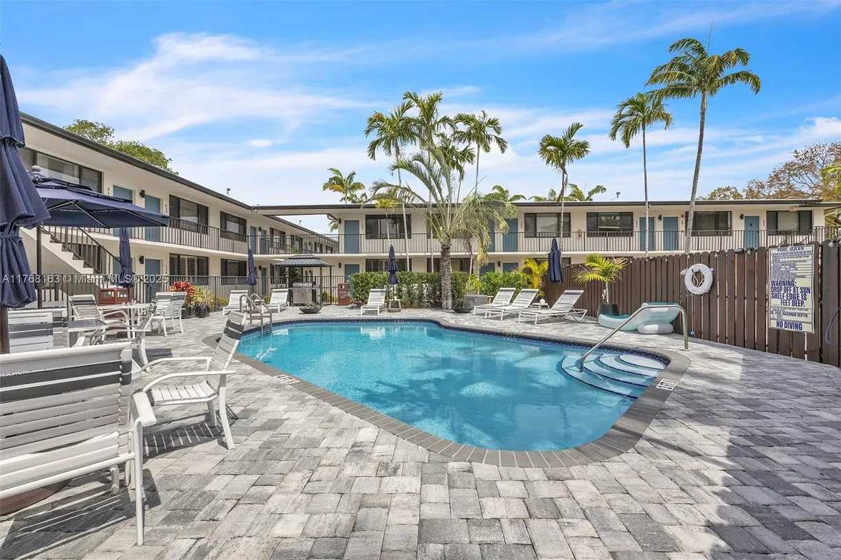 South Florida Real Estate | View 1901 N Andrews Ave, 105 | 1 Bed, 1 Bath