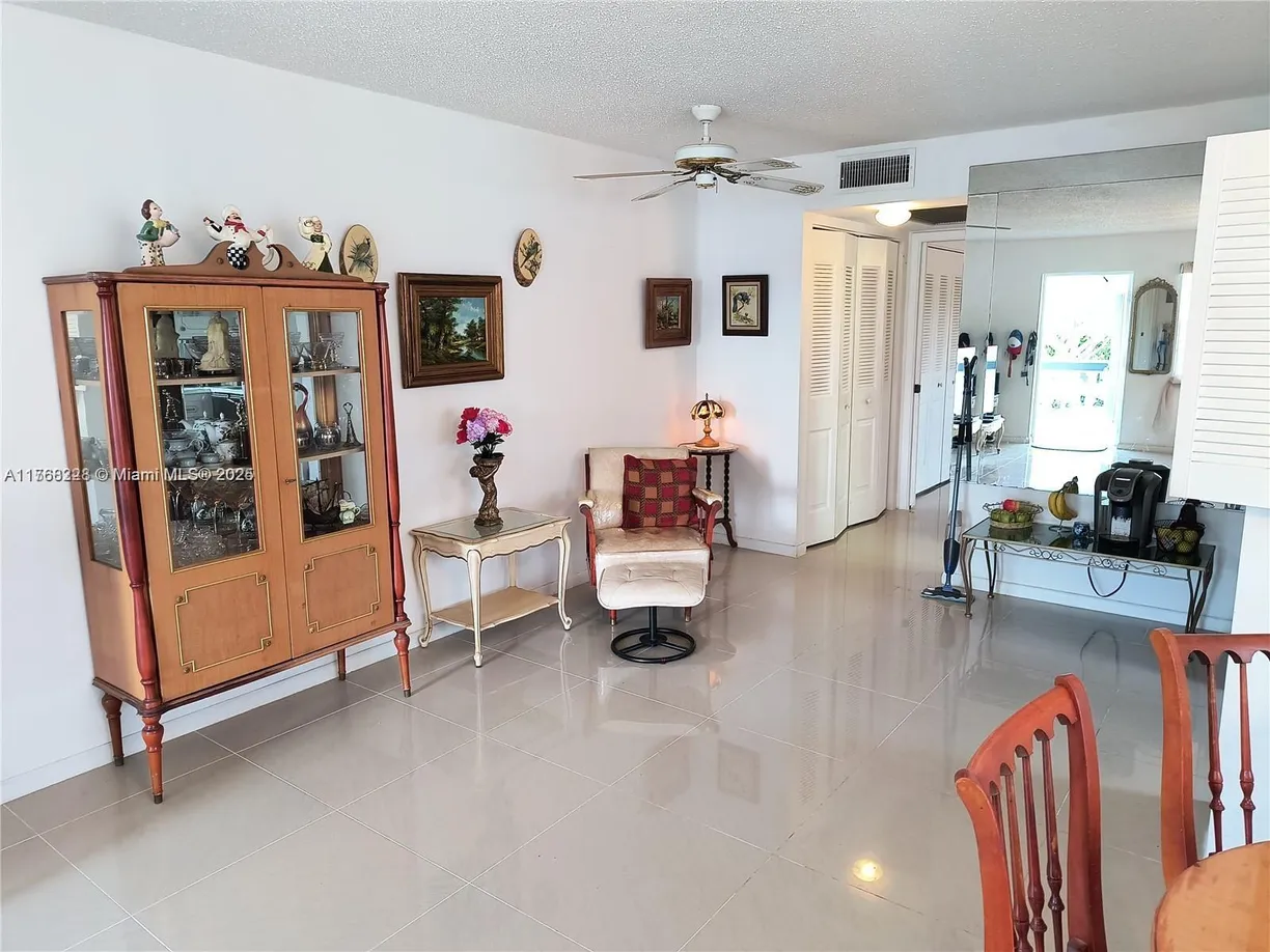 South Florida Real Estate | View 308 N Markham  N, 308 | Listing