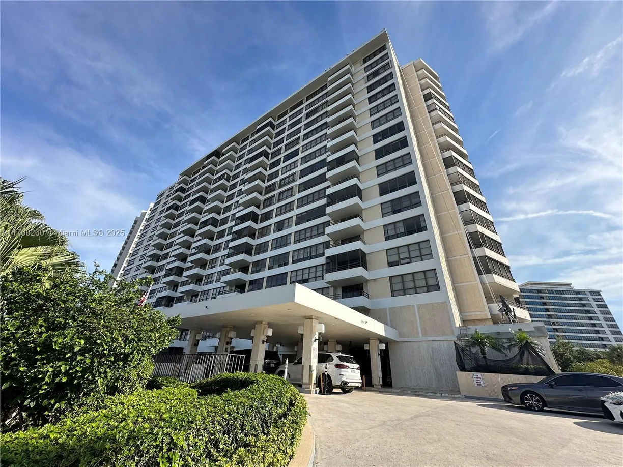 South Florida Real Estate | View 600 Three Islands Blvd, 1113 | 1 Bed, 1 Bath