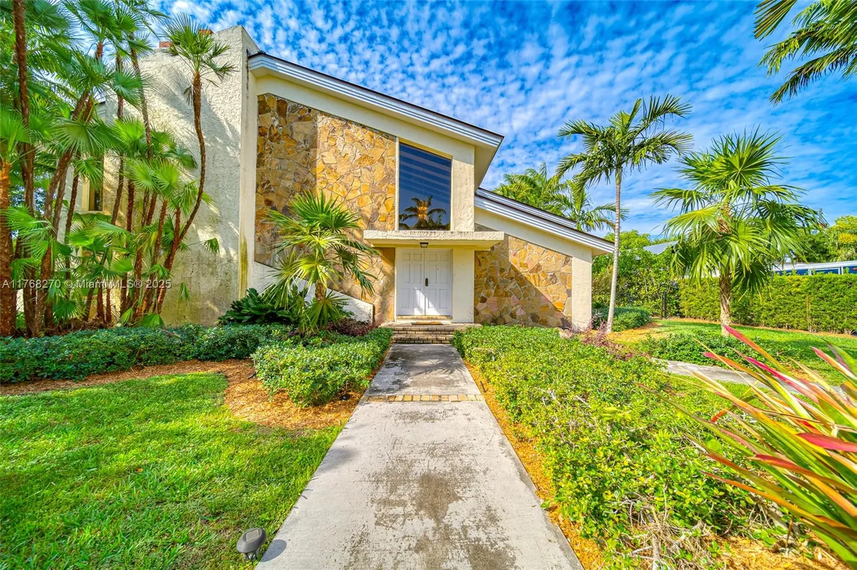 South Florida Real Estate | View 14540 Sailfish Dr | 5 Beds, 3 Baths