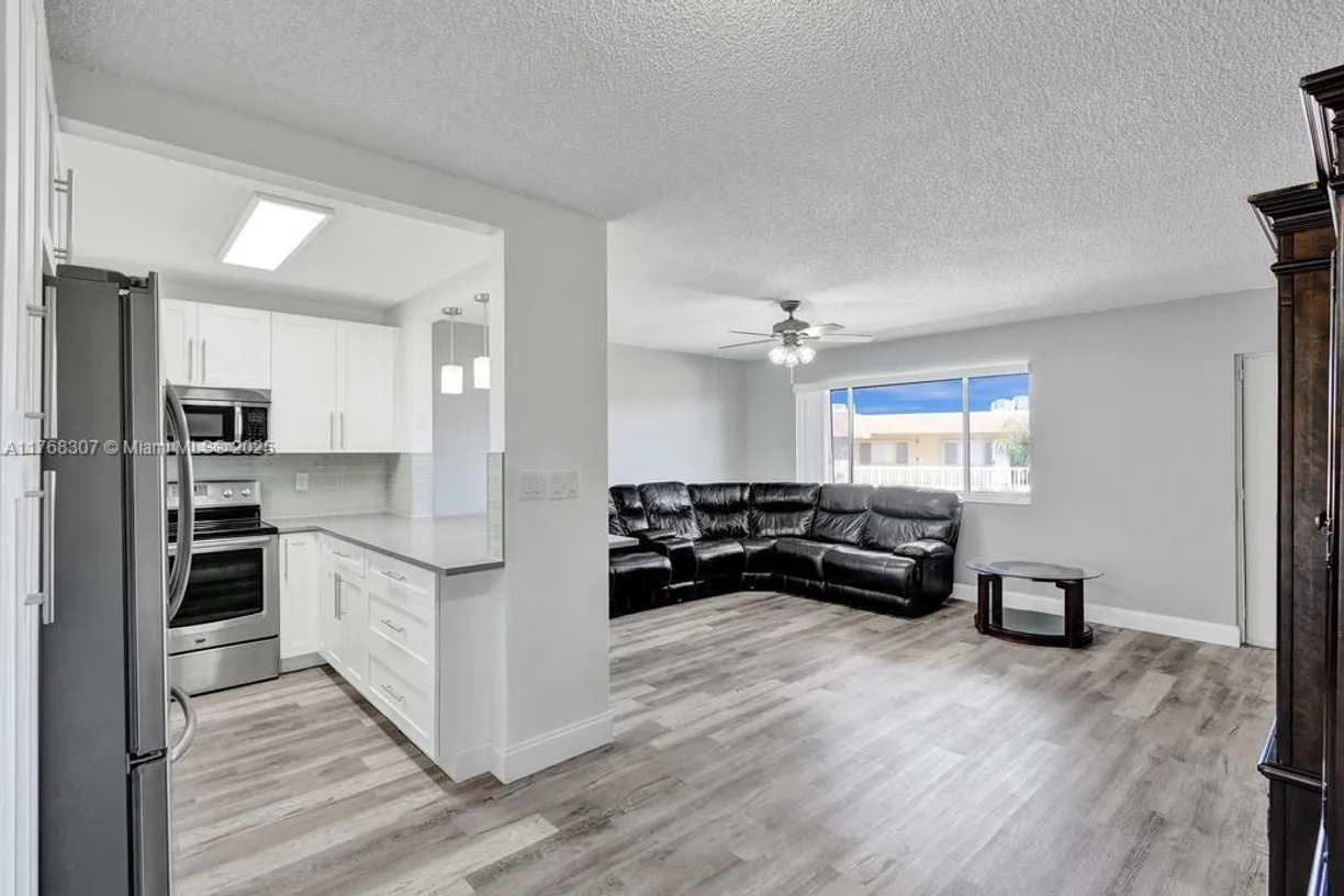 South Florida Real Estate | View 700 Village Green Ct, 319 | 1 Bed, 1 Bath