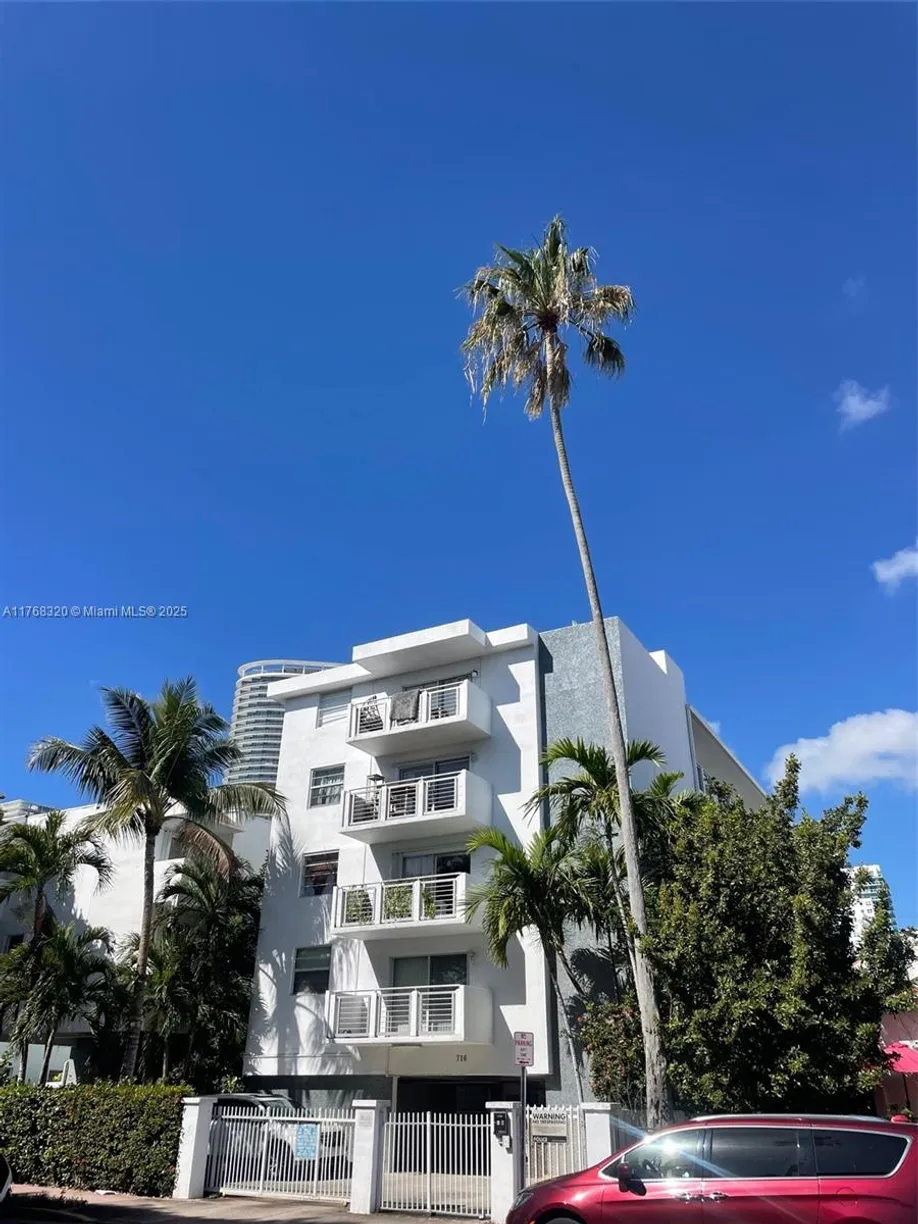 South Florida Real Estate | View 716 Michigan Ave, 202 | 2 Beds, 1 Bath