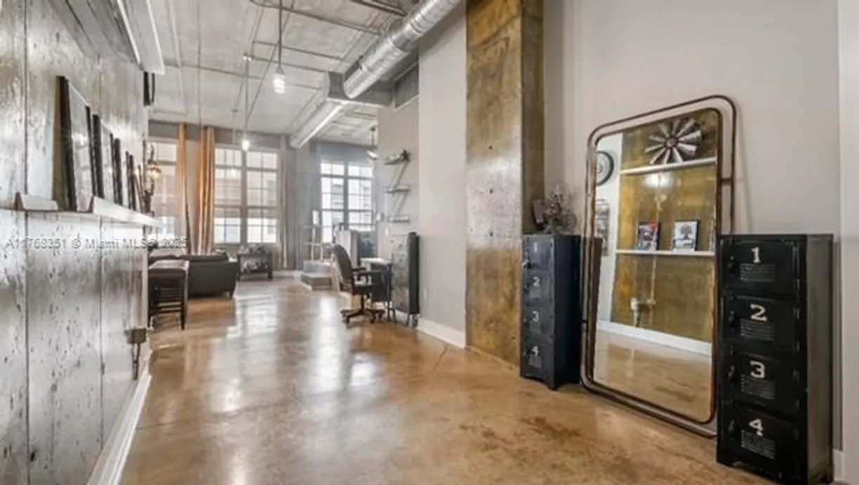South Florida Real Estate | View 425 N Andrews Ave, 406 | 1 Bed, 1 Bath