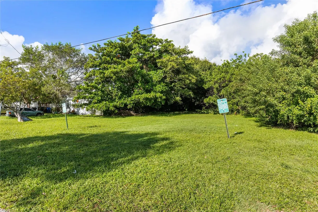 South Florida Real Estate | View 827 NE 14th Pl | Listing