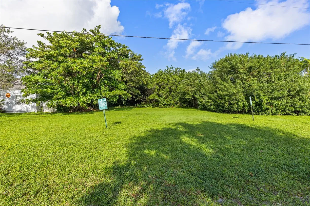 South Florida Real Estate | View 827 NE 14th Pl | Listing