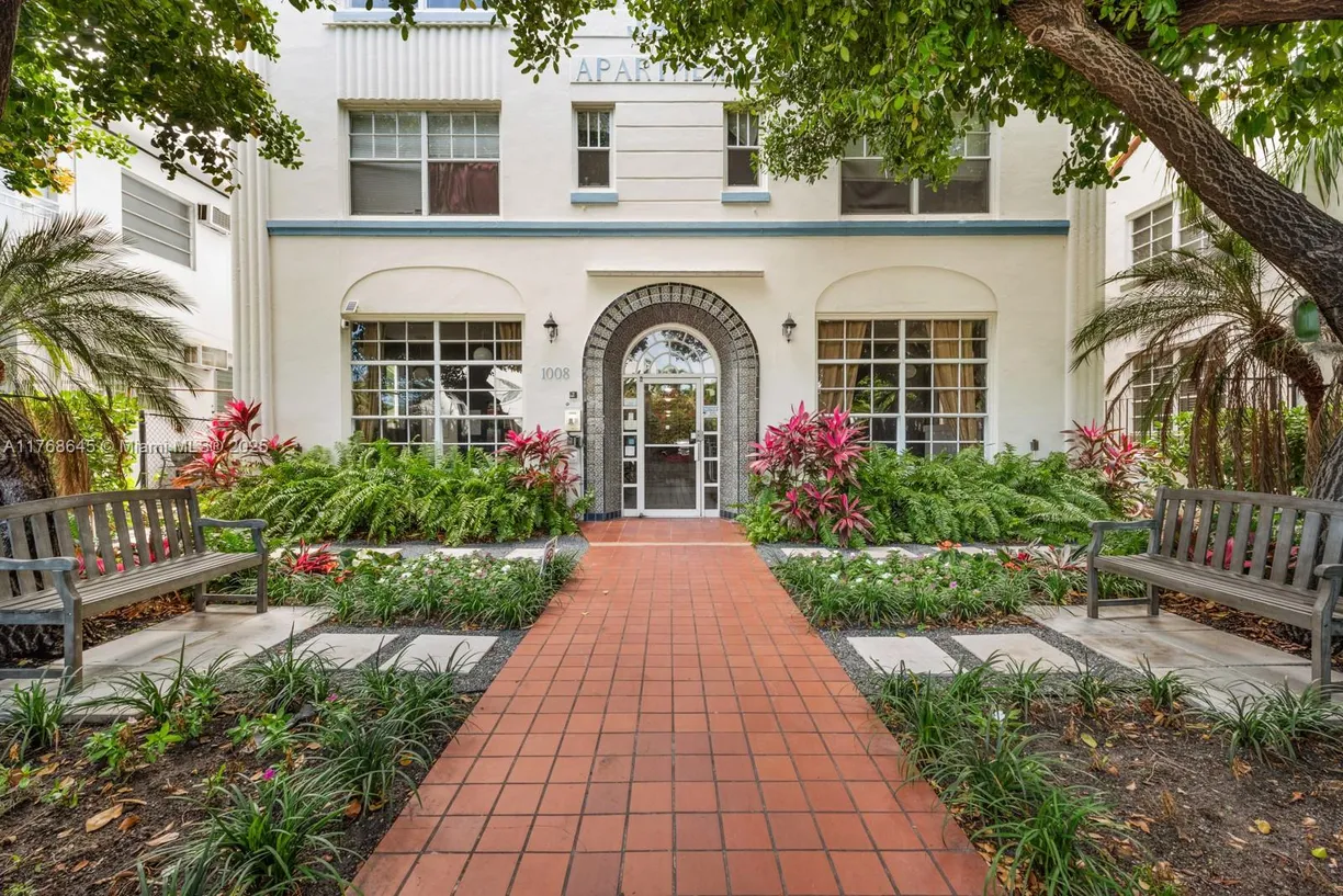 South Florida Real Estate | View 1008 Jefferson Ave, 103 | 2 Beds, 1 Bath