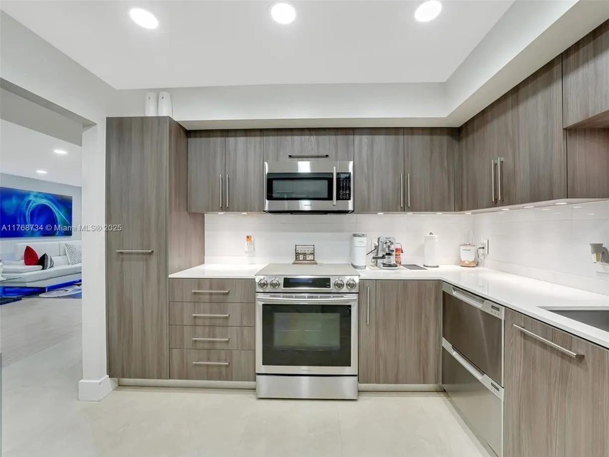 South Florida Real Estate | View 2812 N 46th Ave, G273 | 1 Bed, 1 Bath