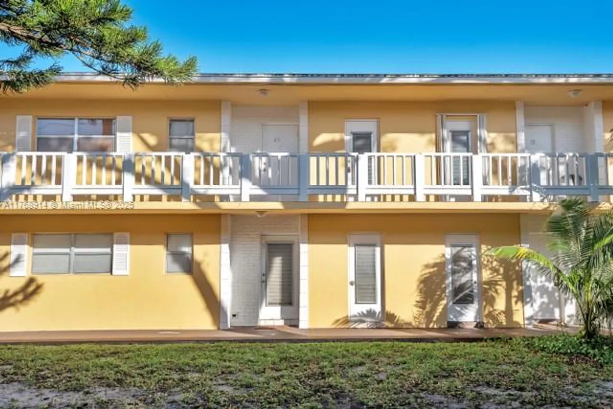 South Florida Real Estate | View 550 SE 2nd Ave, G25 | 2 Beds, 1 Bath
