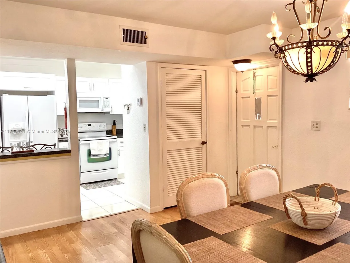 South Florida Real Estate | View 9511 N Hollybrook Lake Dr, 305 | Listing