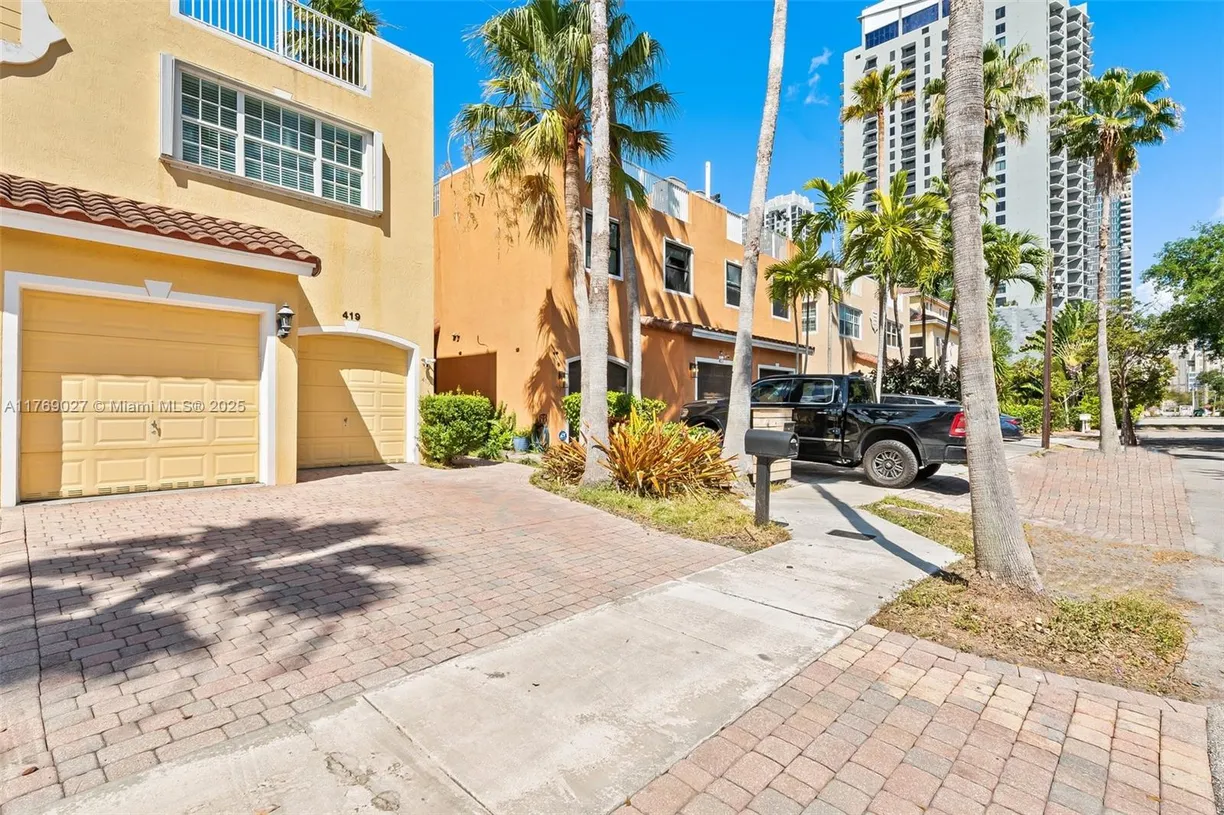 South Florida Real Estate | View 419 SW 5th St, 419 | Listing