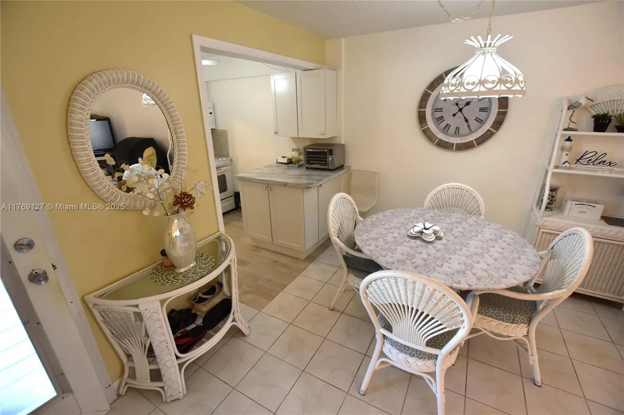 South Florida Real Estate | View 2735 E Dudley Drive, B | Listing