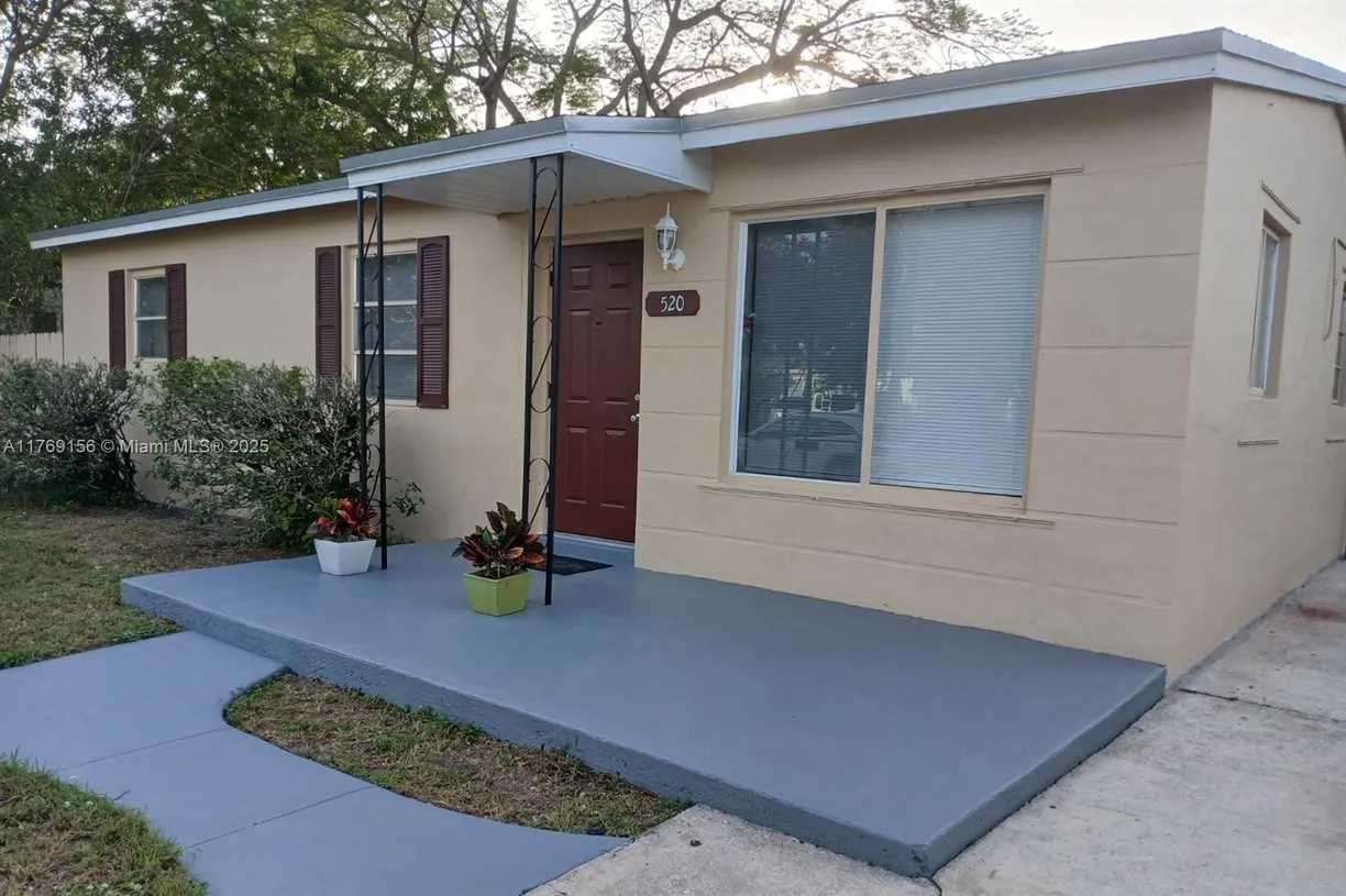 South Florida Real Estate | View 520 N 69th Ave, 1 | 3 Beds, 1 Bath