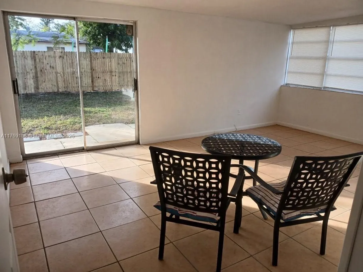 South Florida Real Estate | View 520 N 69th Ave, 1 | Listing