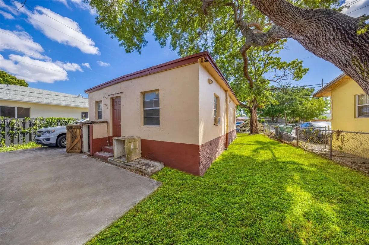 South Florida Real Estate | View 414 Phippen Waiters Rd | Listing