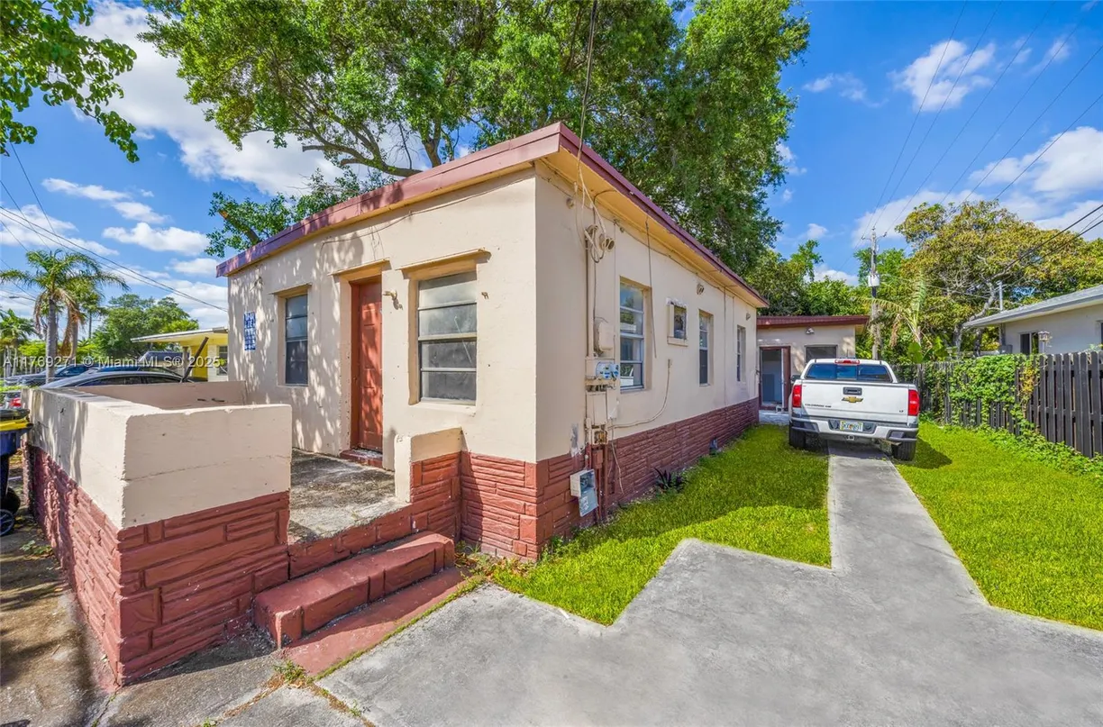 South Florida Real Estate | View 414 Phippen Waiters Rd