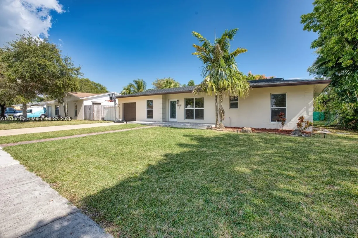South Florida Real Estate | View  | 2 Beds, 1 Bath