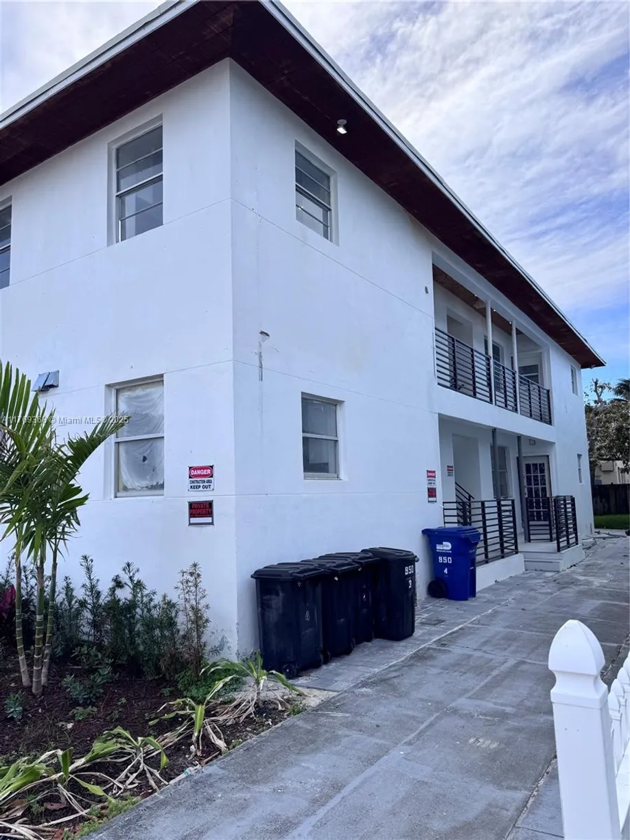 South Florida Real Estate | View  | Listing