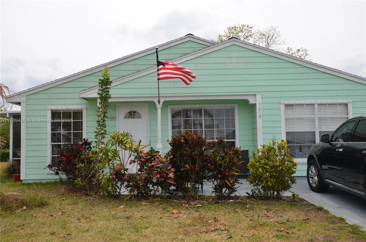 South Florida Real Estate | View 5459 Courtney Cir | 3 Beds, 2 Baths
