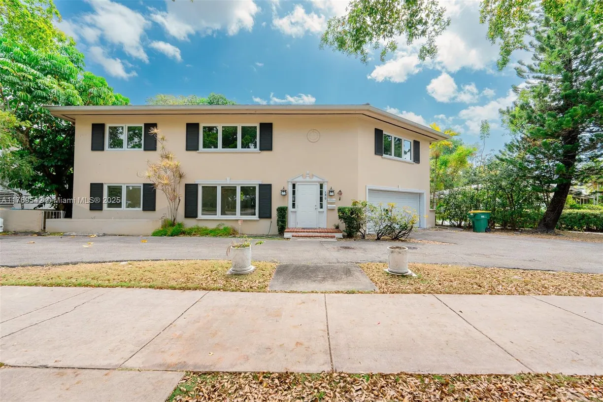 South Florida Real Estate | View 580 UNIVERSITY DR, 2 | 2 Beds, 1 Bath