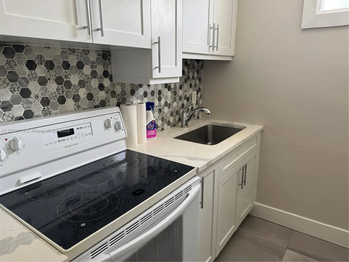 South Florida Real Estate | View 1820 Harrison St, 1 | Listing