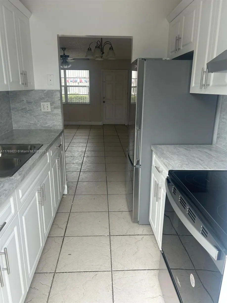 South Florida Real Estate | View 6191 SW 37th St, 105 | 2 Beds, 1 Bath
