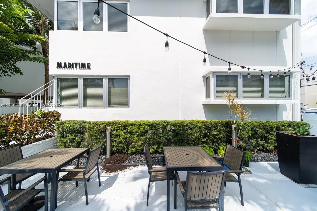South Florida Real Estate | View 1616 Euclid Ave, 2 | 1 Bed, 1 Bath