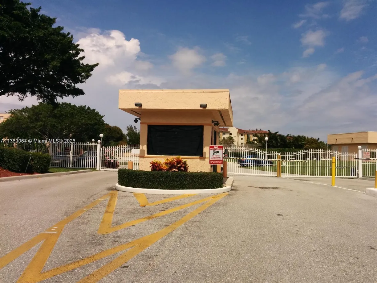 South Florida Real Estate | View 480 Executive Center Dr, 3C | Listing