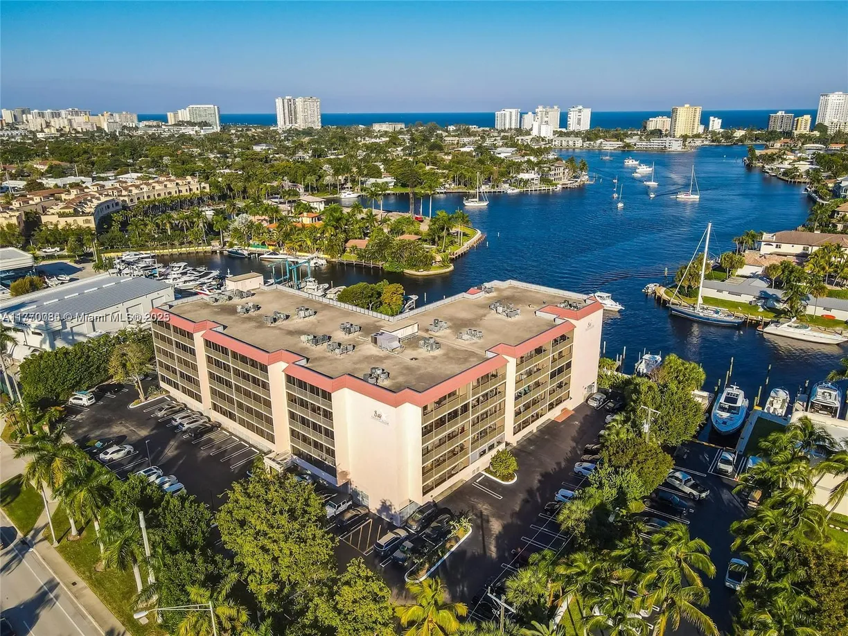 South Florida Real Estate | View 740 S Federal Hwy, 209 | Listing