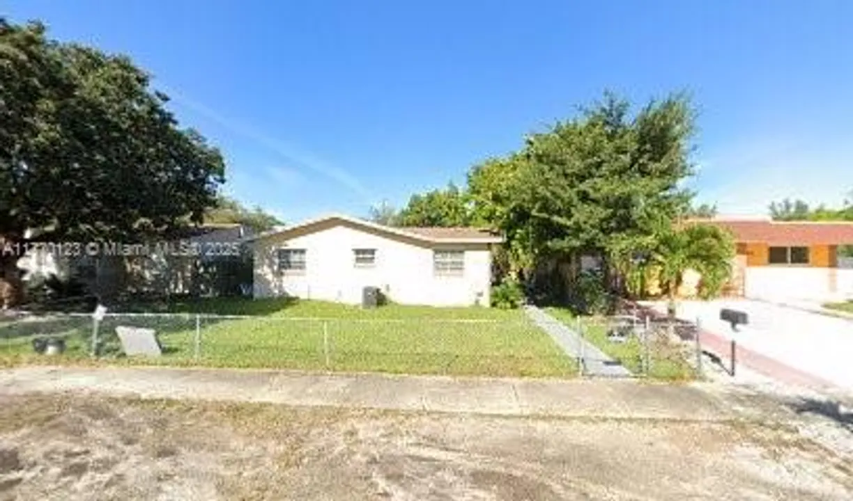 South Florida Real Estate | View 2441-2443 Sherman St