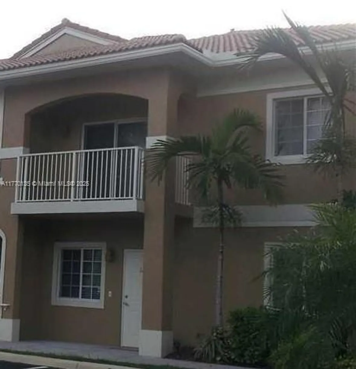 South Florida Real Estate | View 4950 Washington St, 1 | 2 Beds, 2 Baths