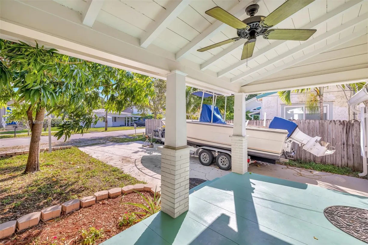 South Florida Real Estate | View 217 SE 10th St | Listing