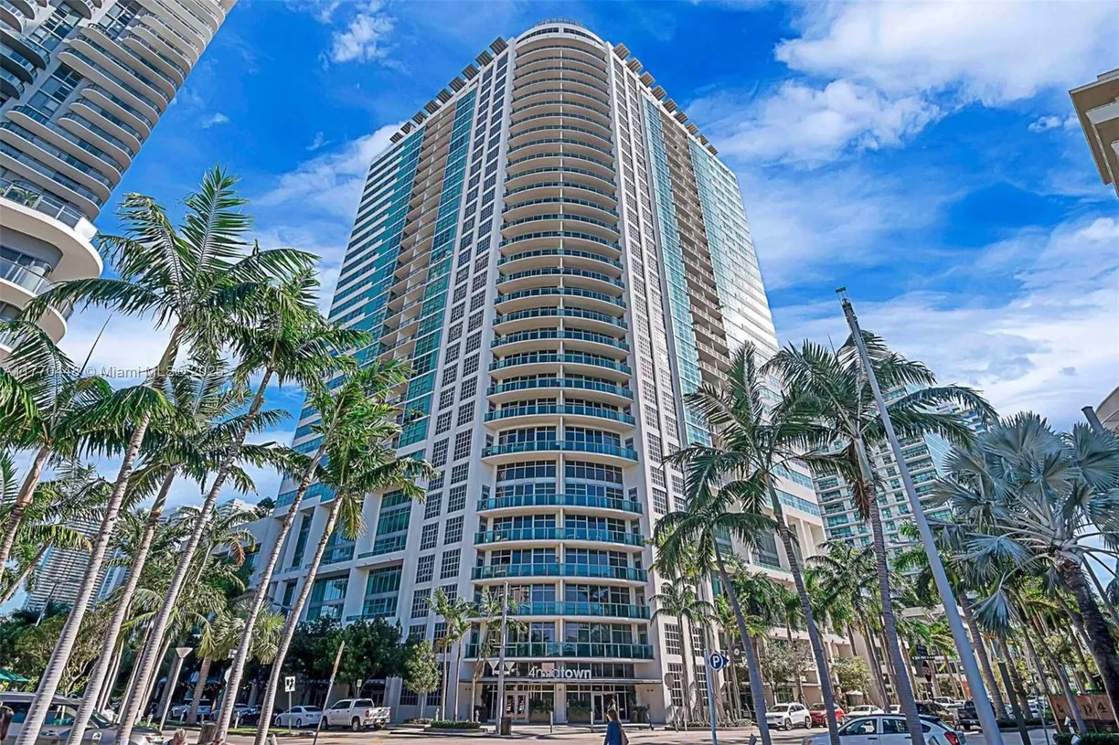 South Florida Real Estate | View 3301 NE 1st Ave, H0905 | 1 Bed, 1 Bath