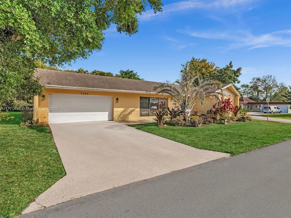South Florida Real Estate | View 5404 Bayberry Ln | 3 Beds, 2 Baths