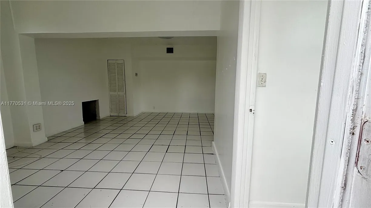 South Florida Real Estate | View 215 NE 2nd St | Listing