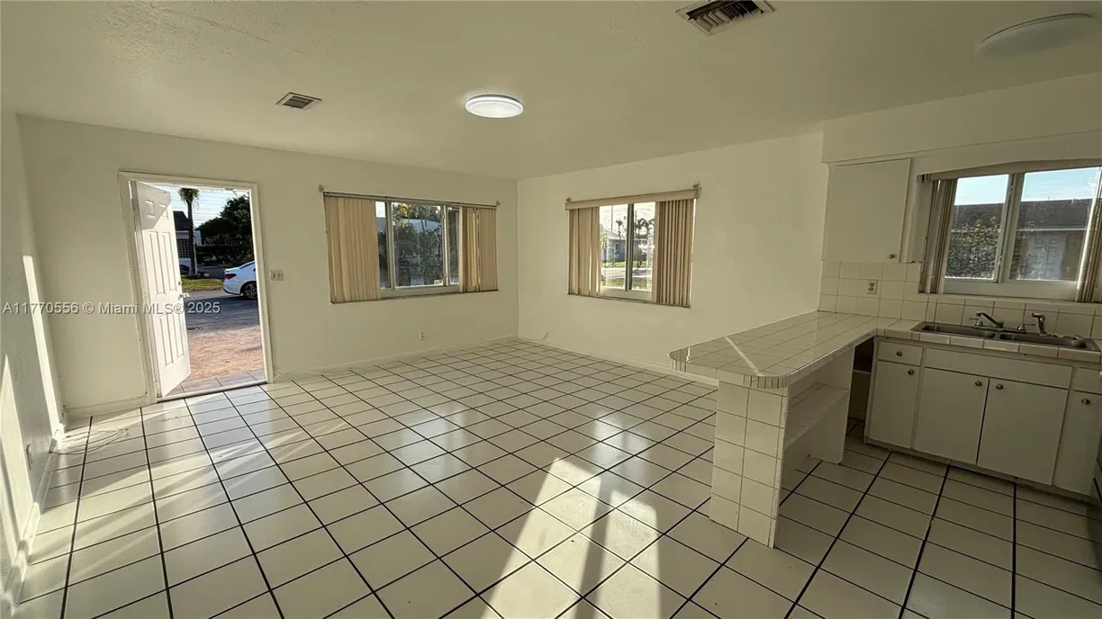South Florida Real Estate | View 327 NE 1st St, 1 | Listing