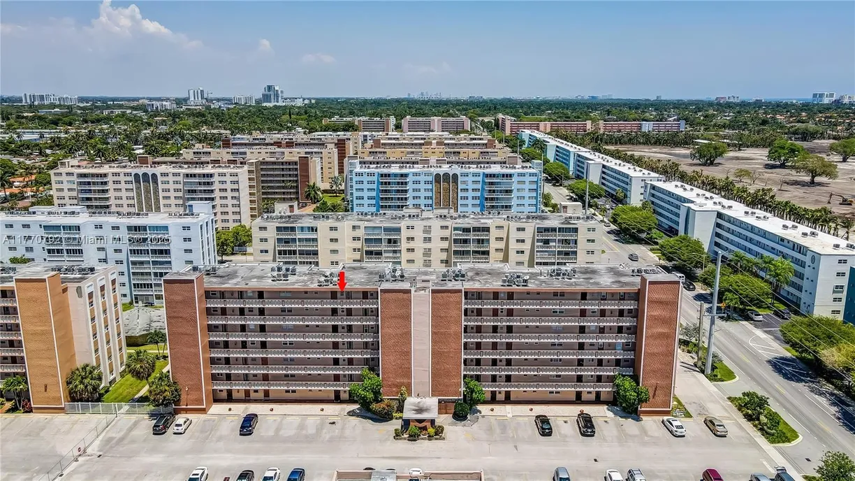 South Florida Real Estate | View 301 NE 14th Ave, 703 | 1 Bed, 1 Bath